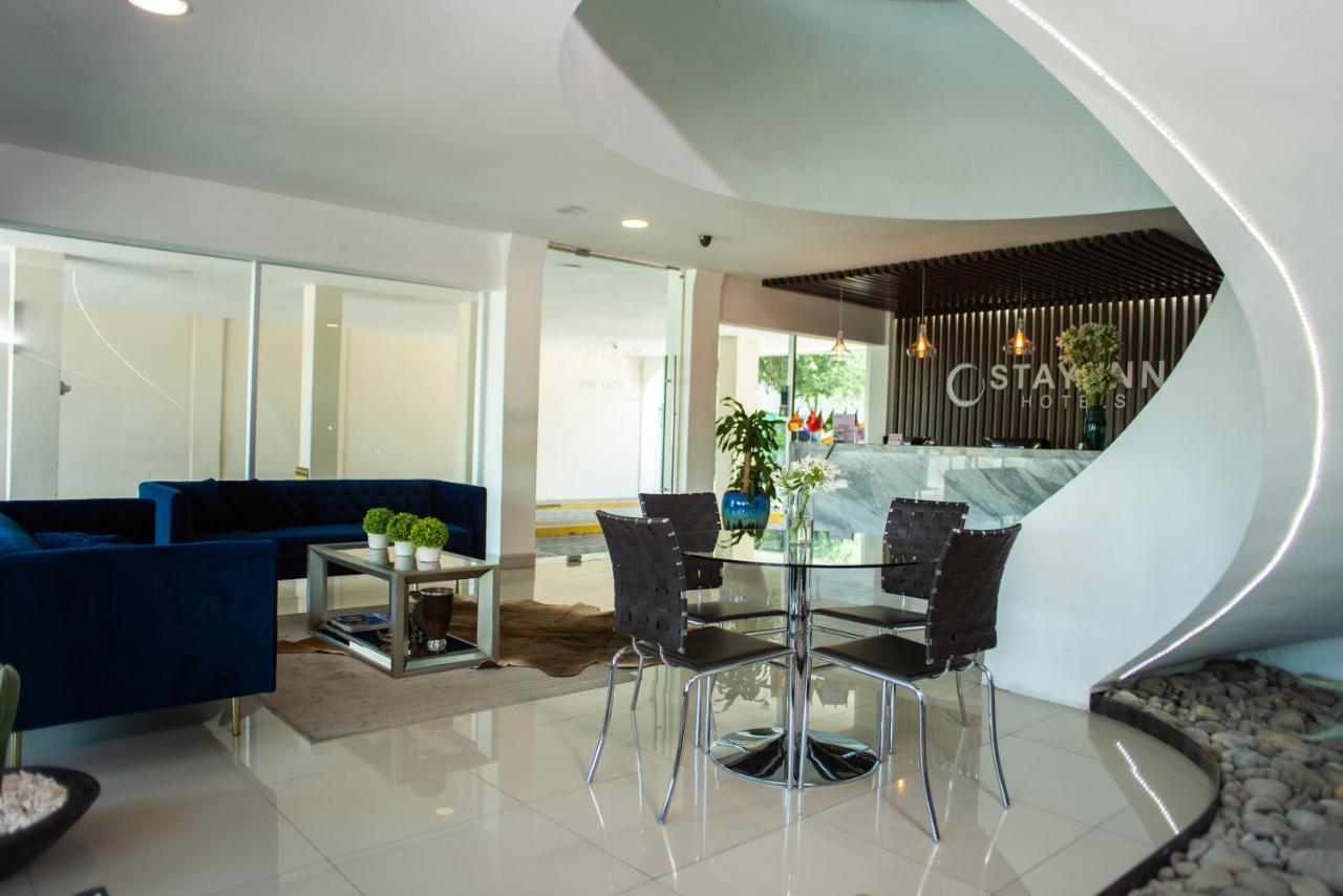 ריינוסה Stay Inn Hotels מראה חיצוני תמונה