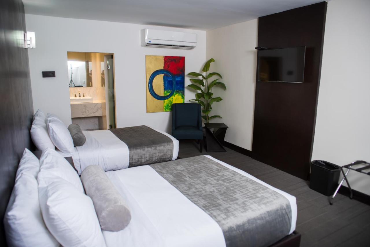 ריינוסה Stay Inn Hotels מראה חיצוני תמונה